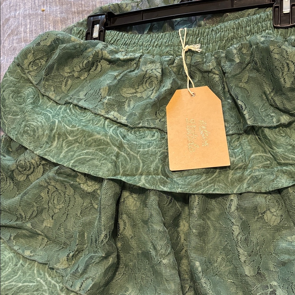 Tiered Lace Midi Skirt in Forest Green - Picture 4 of 4